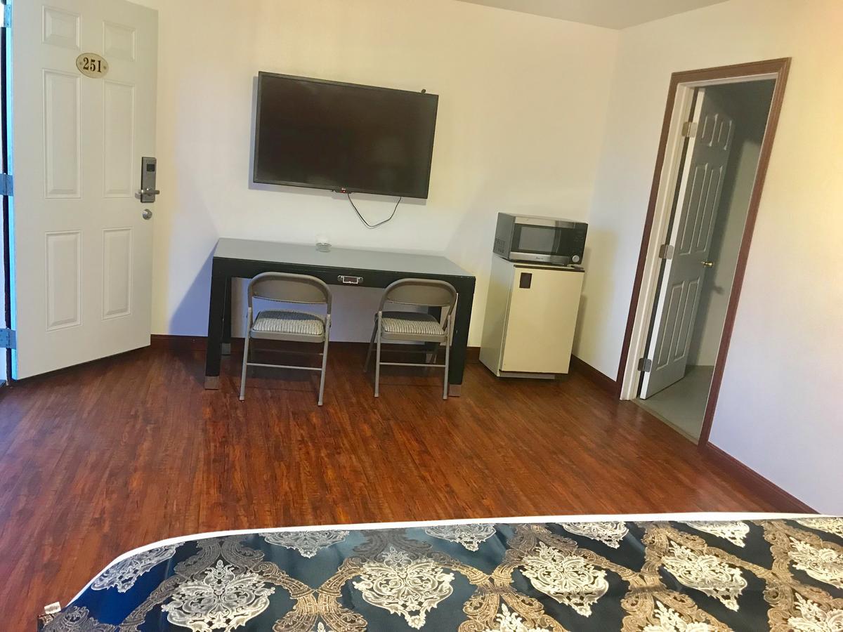 Norwalk Inn & Suites Εξωτερικό φωτογραφία