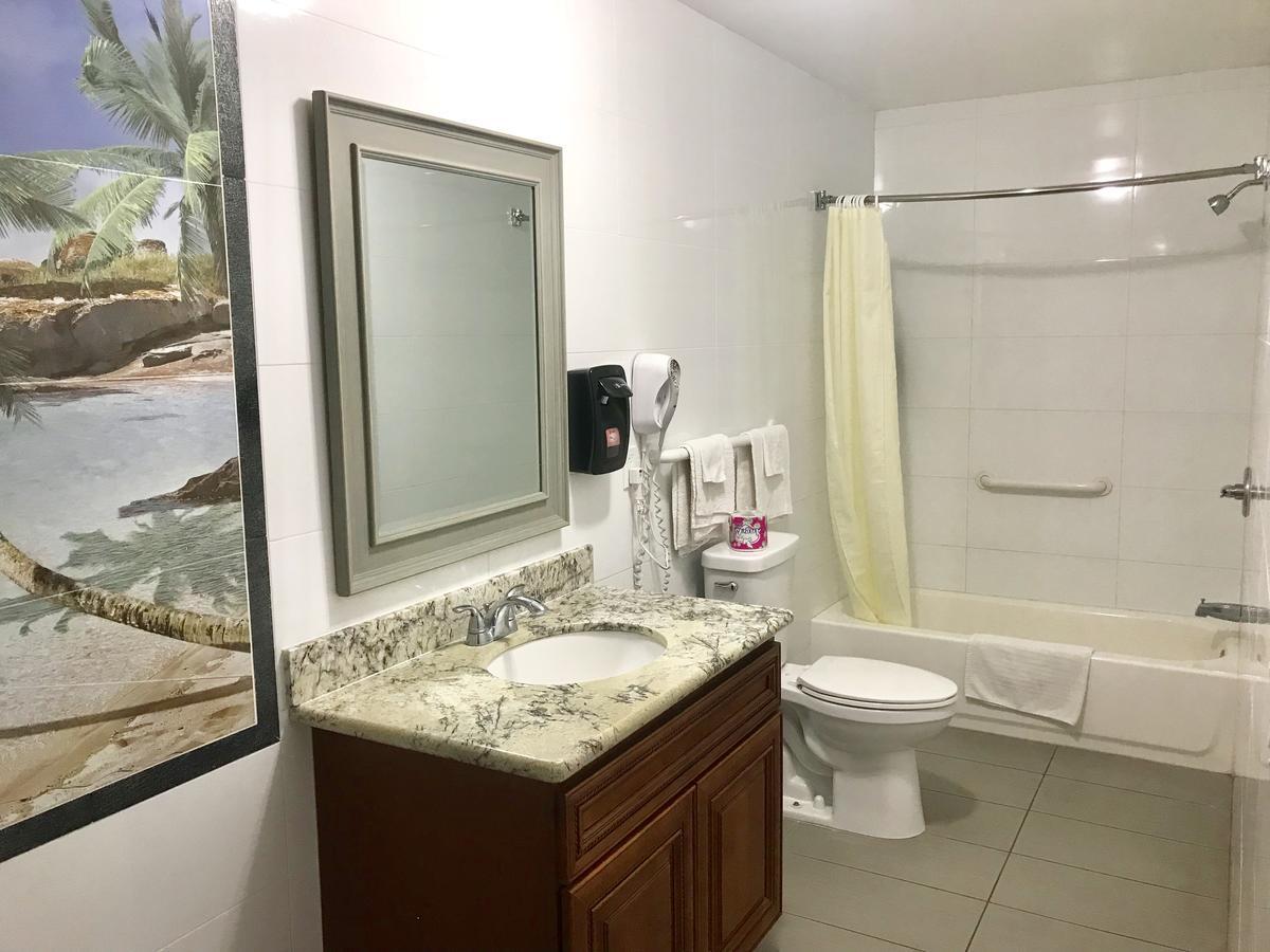 Norwalk Inn & Suites Εξωτερικό φωτογραφία