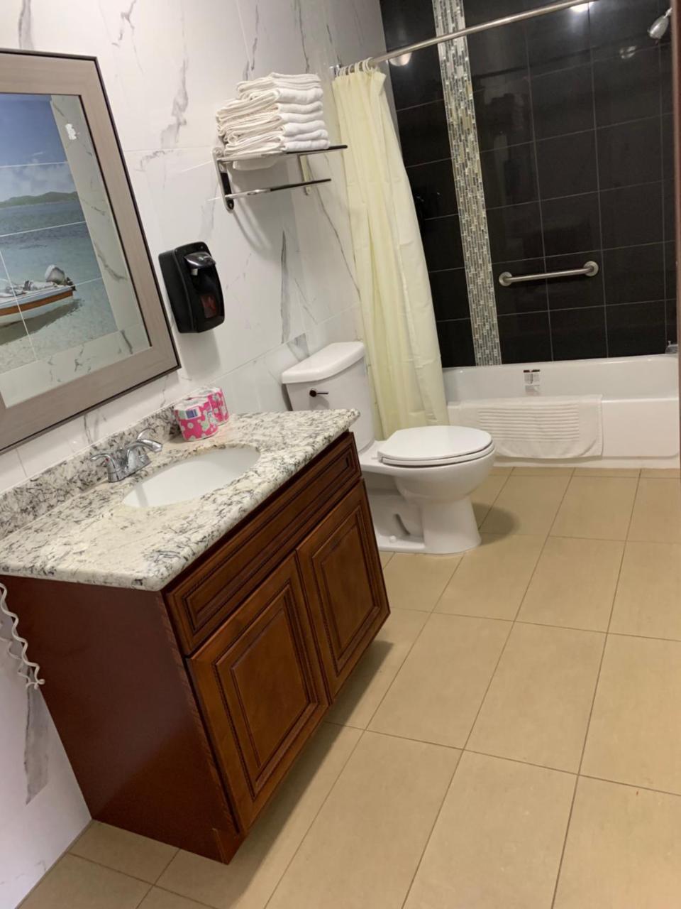 Norwalk Inn & Suites Εξωτερικό φωτογραφία