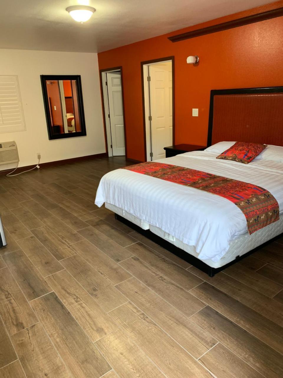 Norwalk Inn & Suites Εξωτερικό φωτογραφία
