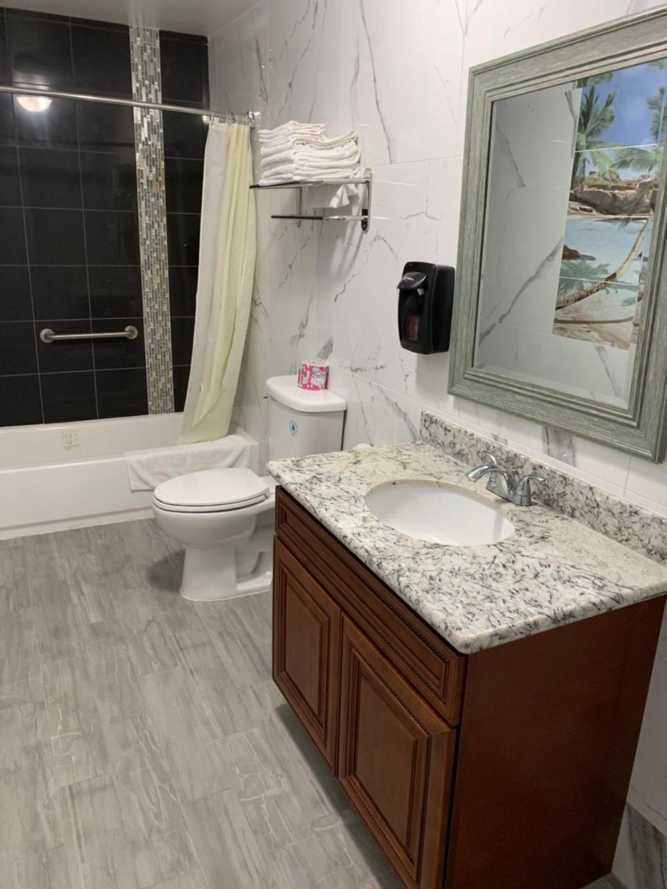 Norwalk Inn & Suites Εξωτερικό φωτογραφία